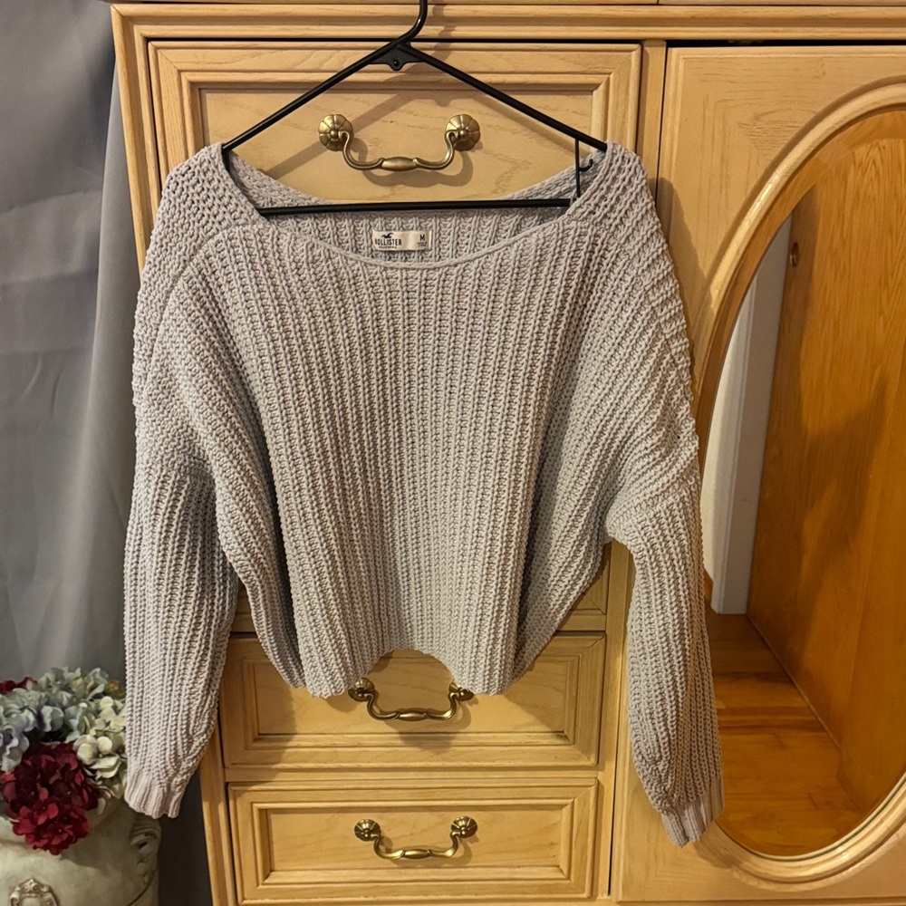 Hollister Cropped Sweater